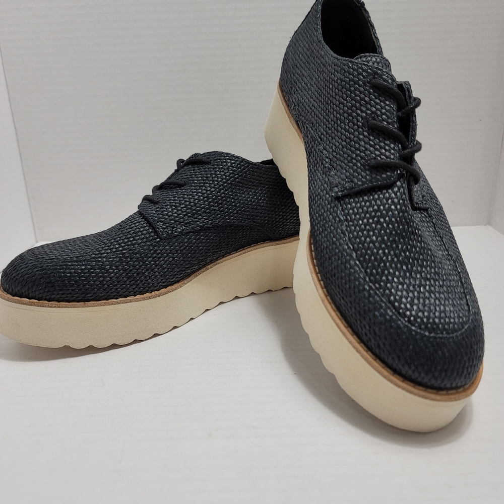 Vince Zina Platform Woven Oxford in Black 8 Raffia Leather